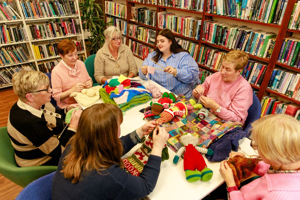Aoife Rooney (centre) with members of a knitting group in Walkinstown Library, Co Dublin. Photo: Mark Condren